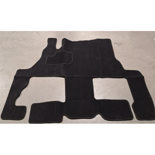 Tapis de cabine ATTENTION PRODUIT NEUF AVEC UN DEFAUT D'ASPECT SUITE A UN SINISTRE TRANSPORT - PRODUIT NEUF JAMAIS UTLISE